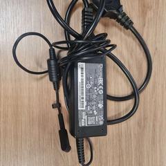 アダプタ がiLostで Breda University of Applied Sciences Mgr. Hopmansstraat によって報告されました