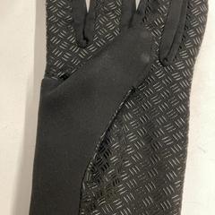 Guantes 手袋片手, ha sido reportado por IKEA神戸 con iLost