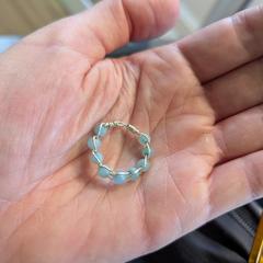 Ring met blauwe kraaltjes, iLost에 보고됨