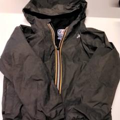 İLost kullanarak Gemeente Puurs-Sint-Amands tarafından bildirildiği gibi Dış giyim K.way