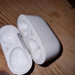 airpods oplaadcase، كما تم الإبلاغ عنه عبر iLost