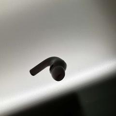 AirPod-ak, gisa salatu by Leonardo Boutique Museumhotel Amsterdam City Center iLost erabiliz