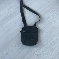 Bolsa, ha sido reportado por Arriva Achterhoek-Rivierenland con iLost