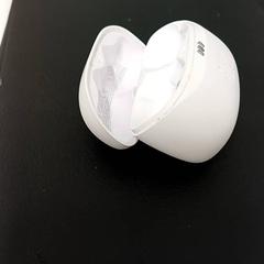 Airpods fodral Etui airpods blanche, rapporterat av IKEA Clermont Ferrand med iLost