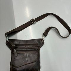 Shoulder bag Bruin, Leer, Margado, as reported by Gemeente Westland using iLost