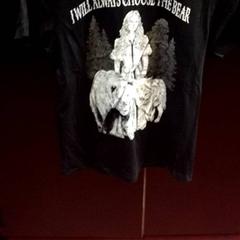 T shirt Zwart, witte opdruk., a été signalé par TivoliVredenburg utilisant iLost