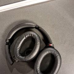 Fejhallgató, amint azt Breng Nijmegen az iLost segítségével jelentette.