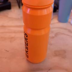 بيدون Oranje، كما تم الإبلاغ عنه بواسطة Schaatsbaan Rotterdam عبر iLost