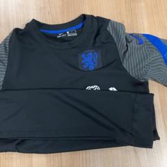 Futbalové tričko, ako bolo nahlásené Connexxion Amstelland-Meerlanden Schiphol Zuid pomocou iLost