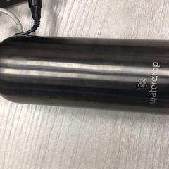 زجاجة ماء Zwart، كما تم الإبلاغ عنه بواسطة Hotel van der Valk Maastricht عبر iLost