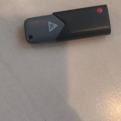 Électronique Usb-stick, a été signalé par Regio Limburg - Leuven utilisant iLost