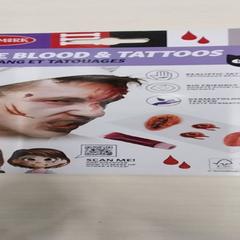 Halloween make up nep bloed, zoals gemeld door Arriva Limburg Zuid met iLost