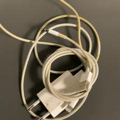 Adaptateur White charger, a été signalé par MEININGER Hotel Copenhagen utilisant iLost