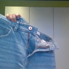 Texans, segons ha informat MEININGER Hotel Lyon Centre Berthelot mitjançant iLost