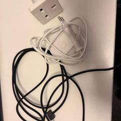 어댑터 charger, iLost를 사용하여 Ramada by Wyndham Amsterdam Airport Schiphol에 보고됨