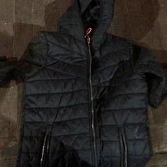 ジャケット Zwart がiLostで De Heeren van Aemstel によって報告されました