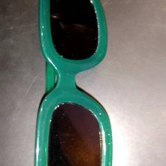 Eguzkitako betaurrekoak, gisa salatu by TivoliVredenburg iLost erabiliz