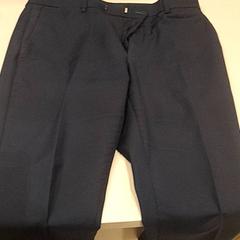 Pantaló Pantalon, segons ha informat Van der Valk Hotel Schiphol mitjançant iLost