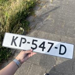 Kentekenplaat wit, jak bylo nahlášeno na iLost