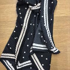Scarf, as reported by IKEA Brno using iLost