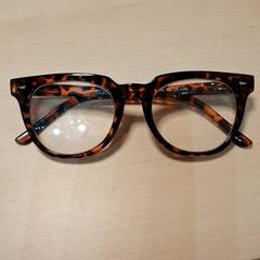 Okuliare, ako bolo nahlásené IKEA Paris - Italie Deux pomocou iLost