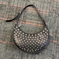 Handtasche, gemeldet von Connexxion Amstelland-Meerlanden Schiphol Zuid über iLost