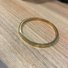 Bransoletka gold, zgłoszono przez Vrije Universiteit Brussel (VUB) przy użyciu iLost