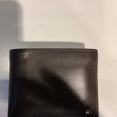 財布 (サブカテゴリ) がiLostで Gemeente Amsterdam によって報告されました