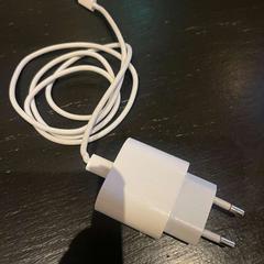 Adapter & iPhone-ladegerät Iphone lader USB C, gemeldet von Van der Valk Hotel Amsterdam-Amstel über iLost
