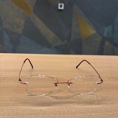 Bril Metaal en rood, zoals gemeld door Van der Valk Hotel Deventer met iLost