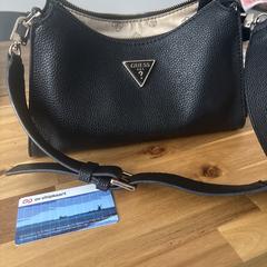 Guess Purse, ha sido reportado a iLost