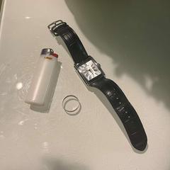 Zegarek, Dzwonić & Zapalniczka, zgłoszono przez Room Mate Bruno przy użyciu iLost