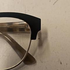 Okulary, zgłoszono przez GVB przy użyciu iLost