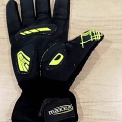 Ruházat Handschoenen, amint azt Regio Antwerpen - Brussel az iLost segítségével jelentette.