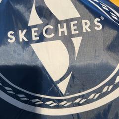 Purchase skechers, rapporterat av Designer Outlet Roermond med iLost