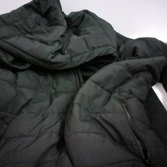 Chaqueta, segundo informou Bobbejaanland usando iLost