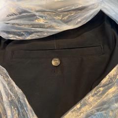 السراويل black trousers black pants، كما تم الإبلاغ عنه بواسطة Haven Hotel Rotterdam عبر iLost