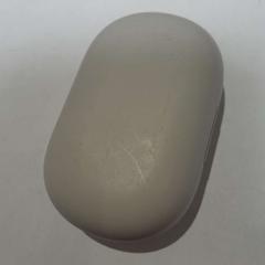 Etui airpods gris, a été signalé par TCL utilisant iLost