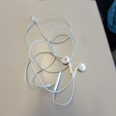Øretelefon, som rapportert av Connexxion Haarlem IJmond ved bruk av iLost