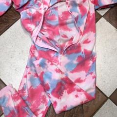 İLost kullanarak Attractie- & Vakantiepark Slagharen tarafından bildirildiği gibi Onsie Roze blauw wit