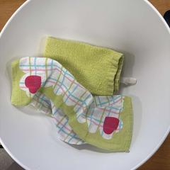 Wasbakje kom, washandje en zakdoek, ha sido reportado por VITAZ campus Sint-Niklaas con iLost