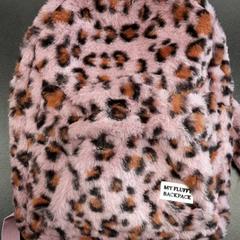 Rugzak roze، كما تم الإبلاغ عنه بواسطة Arriva Vechtdallijnen عبر iLost