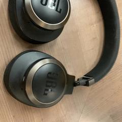 Fejhallgató JBL, amint azt Pathé Eindhoven az iLost segítségével jelentette.