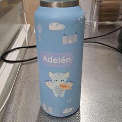 Vizesüveg, amint azt IKEA Slependen az iLost segítségével jelentette.