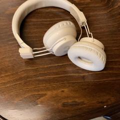 Headphones, as reported by Attractie- & Vakantiepark Slagharen using iLost