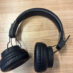 Auriculares zwart, segundo informou ACTA usando iLost
