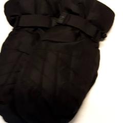 Kesztyű, amint azt Qbuzz ZHN az iLost segítségével jelentette.