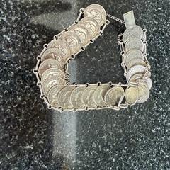 Armbandje, gerapporteerd met iLost