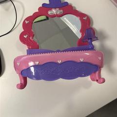 Boneca de brincar veste enfant jouet, como reportado por IKEA Mons utilizando o iLost