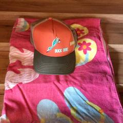 Bejzbalová čiapka & Uterák, ako bolo nahlásené Attractie- & Vakantiepark Slagharen pomocou iLost